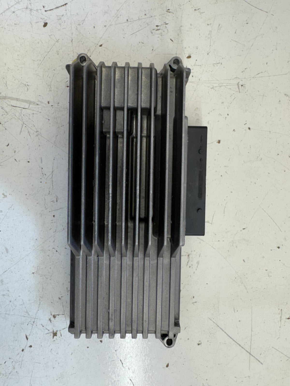 OEM 2013 - 2016 Audi A4 AMP Amplifier 8R1035223A