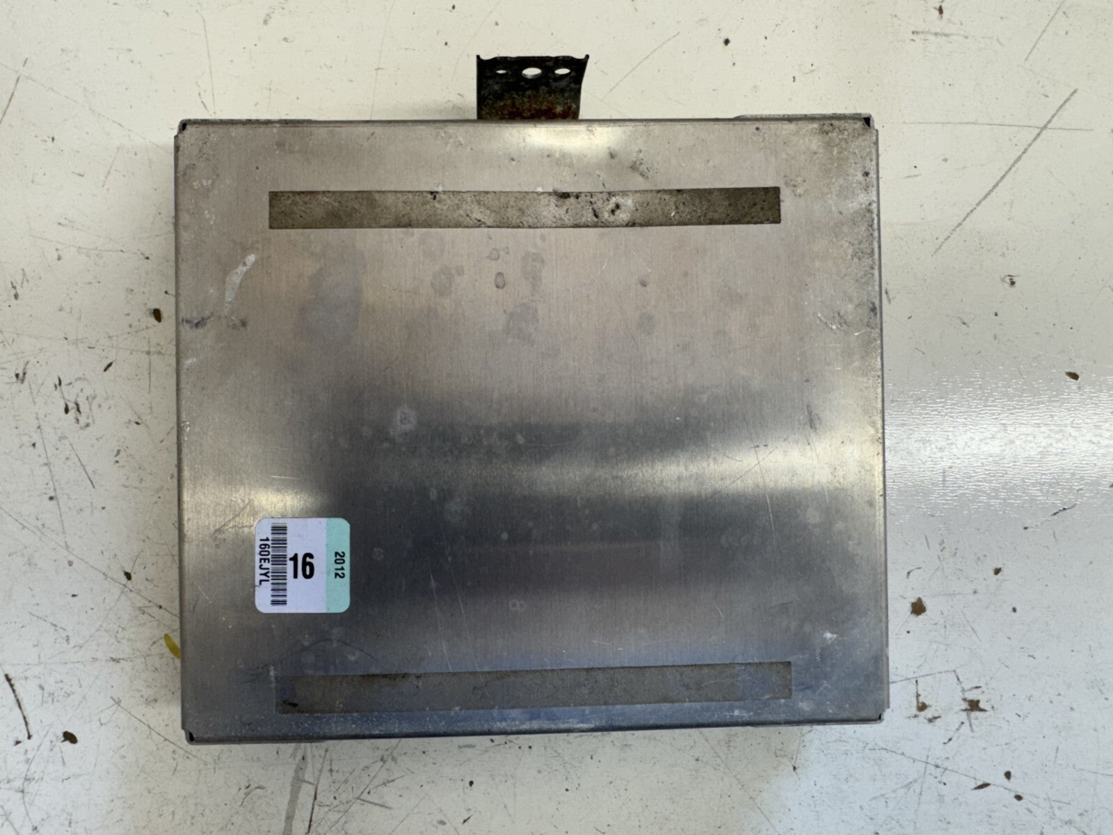 OEM 04 Toyota Matrix 2WD 1.8L A/T Engine Computer 89666-02161 ECU Control Module